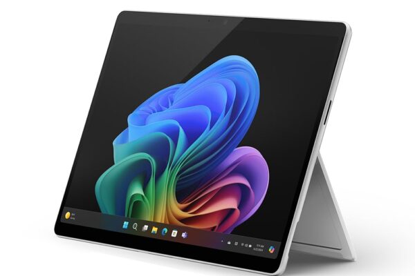 Microsoft New Surface Pro (11Th Edition) – Windows 11 Home Copilot + Pc – 13″ LCD Pixelsense Touchscreen – Qualcomm Snapdragon X Plus (10 Core,Wi-Fi) – 16Gb Ram – 256Gb Ssd – Platinum – ZHX-00014