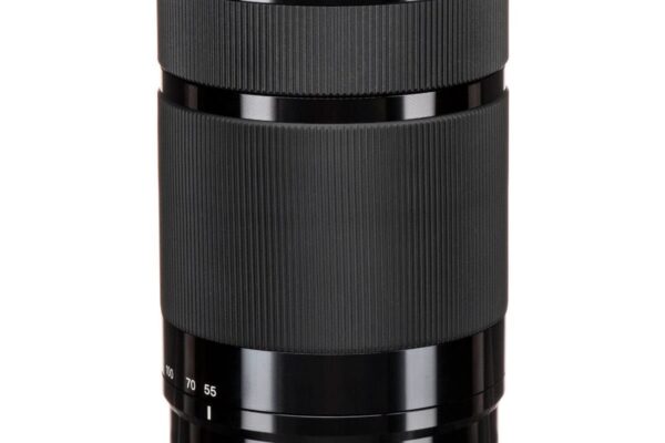 Sony E Mount E 55 210mm F4.5 6.3 OSS APS-C Lens (SEL55210) | Telephoto Zoom | Nature & Sports Photography, Black